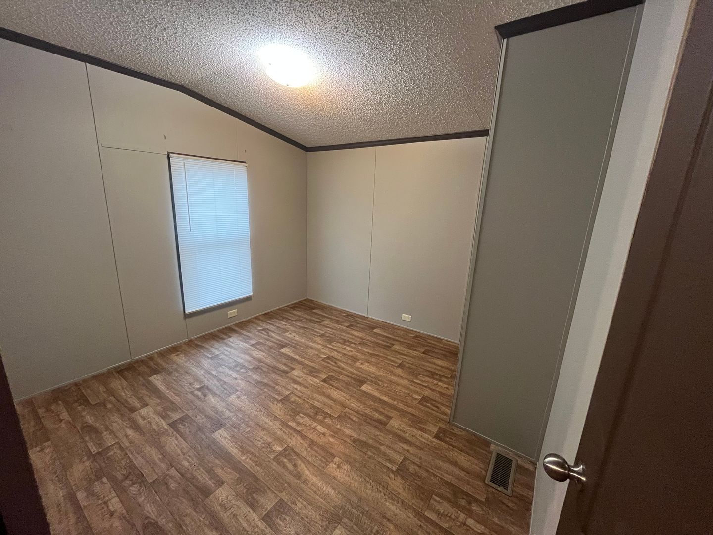 Topeka Apartment: 3831 SW South Park Ave