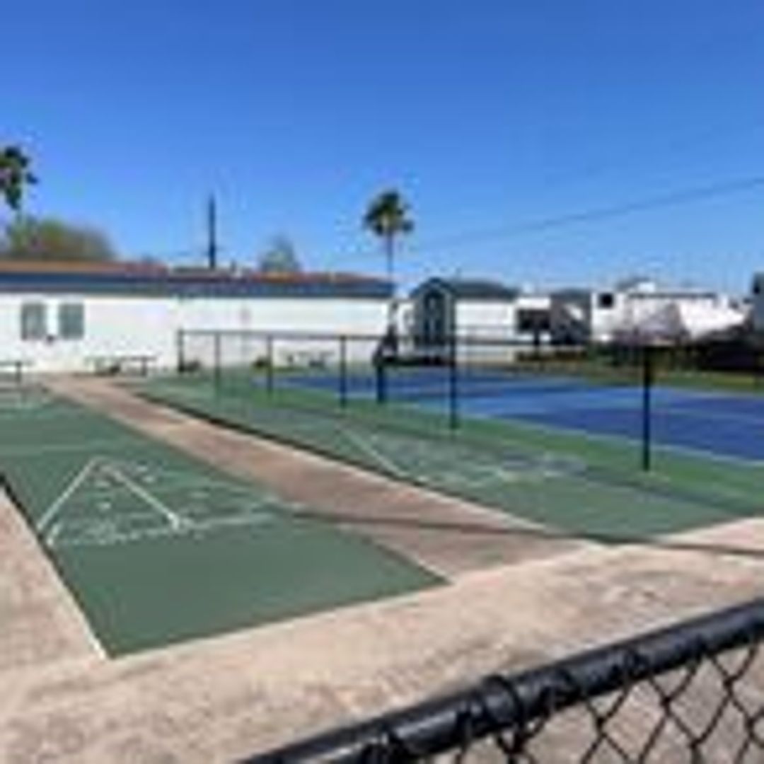 Alamo Apartment: 1513 W Crockett St #49A