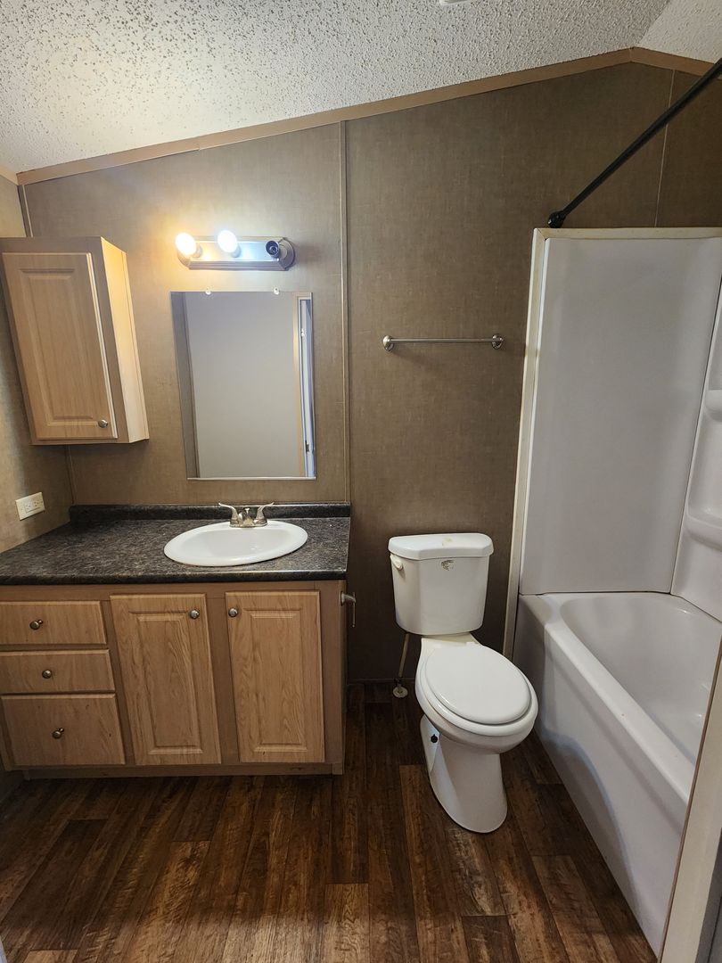 Stillwater Apartment: 2900 E. 6th Ave