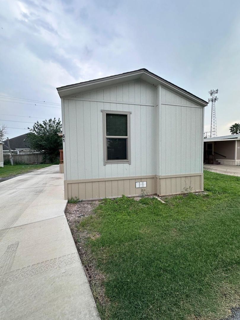 Mission Apartment: 1901 N Glasscock Rd