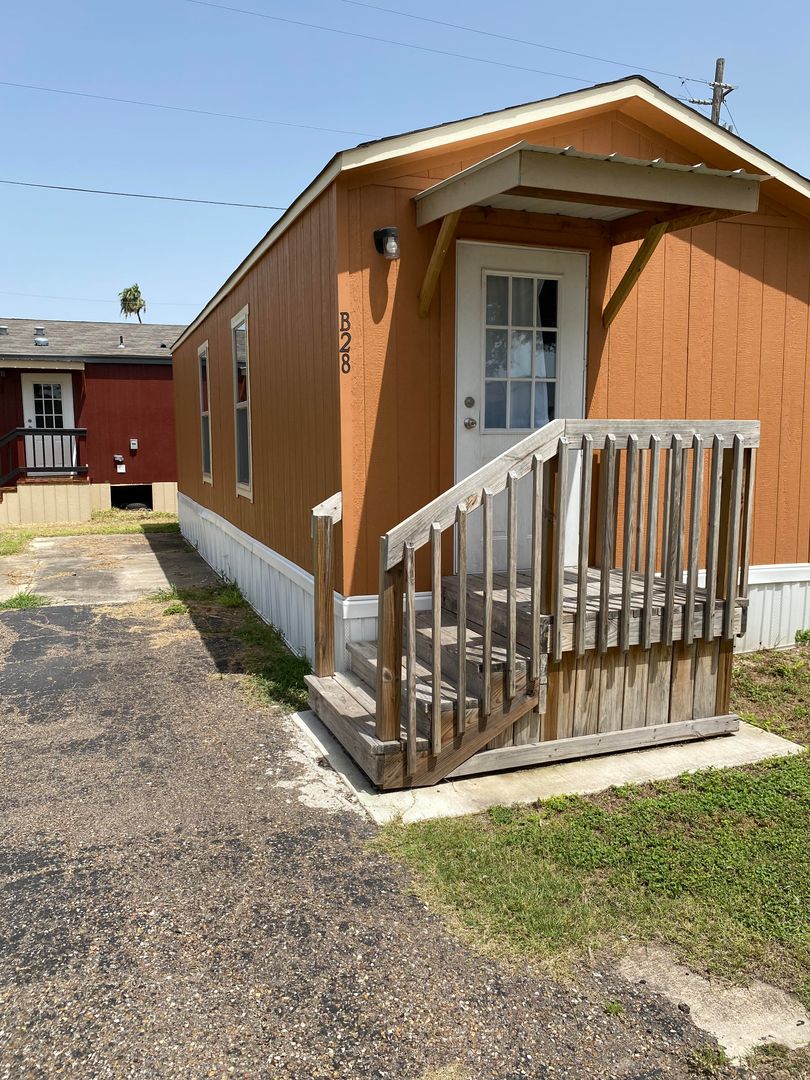 Mission Apartment: 1740 E US Business Hwy 83