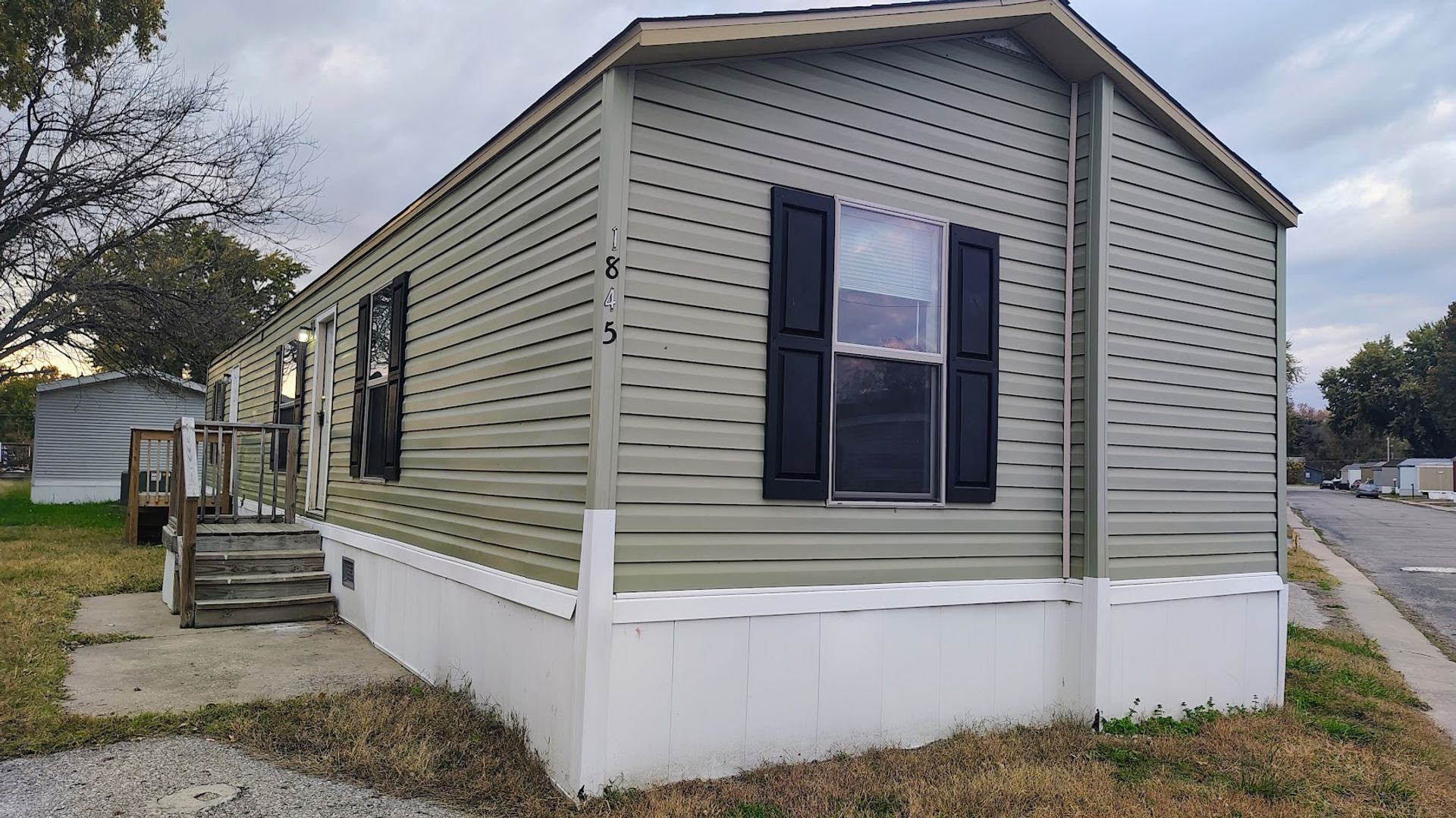 Topeka Apartment: 113 NE Burgess Court