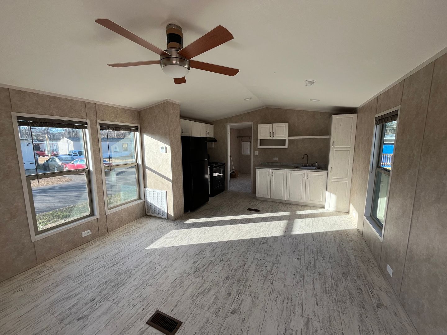 Jacksonville Apartment: 3000 John Harden Dr