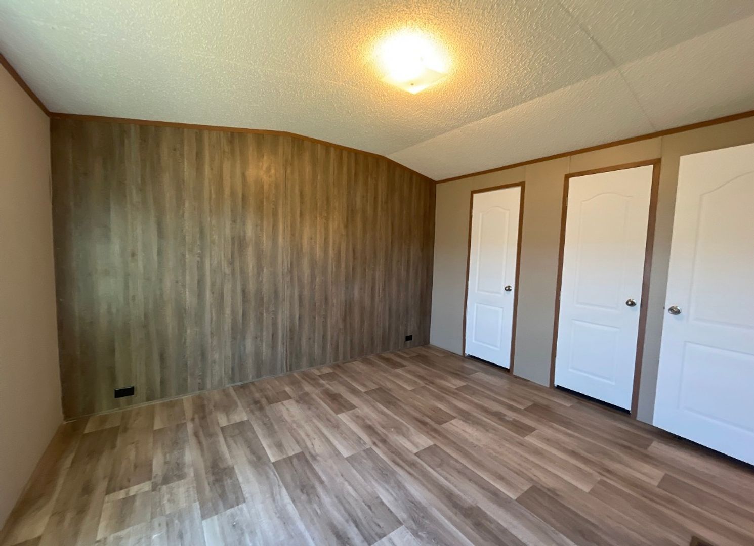 Stillwater Apartment: 800 S. Eastgate Lot#503