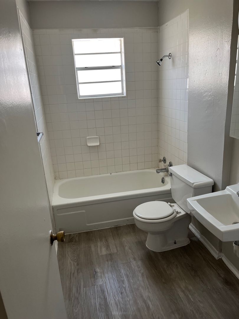 Canyon Apartment: 203 28th St