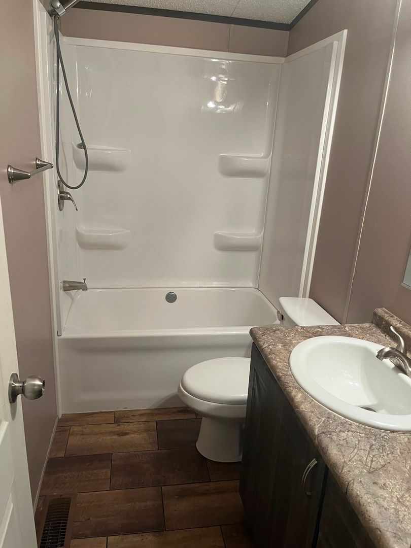 Alamo Apartment: 1513 W Crockett St #49A