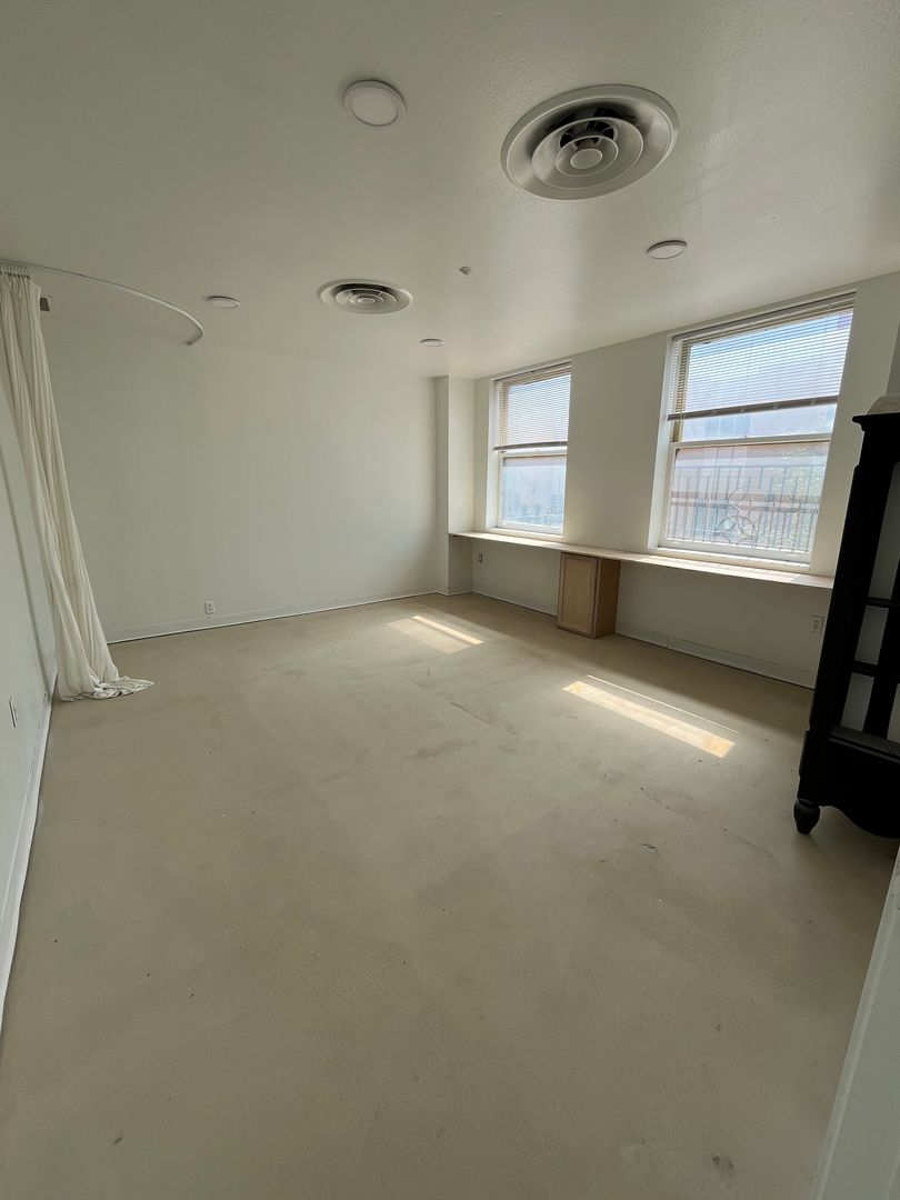 Abilene Apartment: 401 Pine St #Office