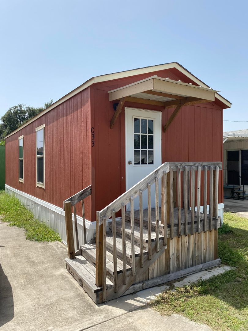 Mission Apartment: 1740 E US Business Hwy 83