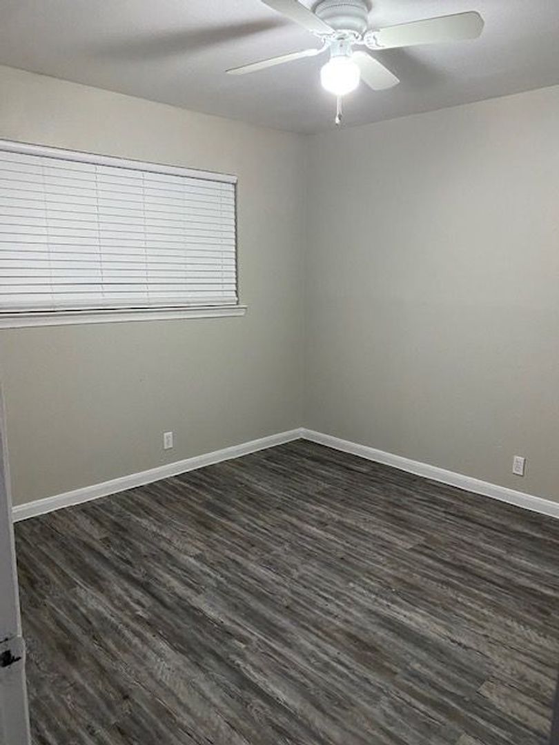 Carrollton Apartment: 1809 Cox St