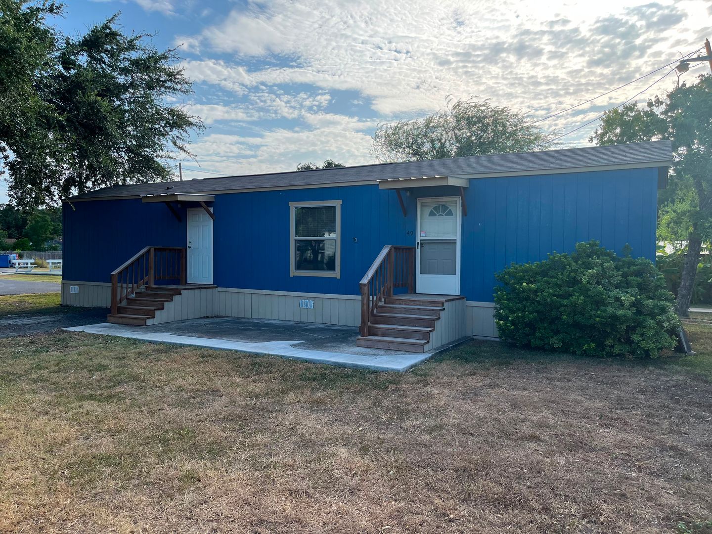 Alamo Apartment: 1513 W Crockett St #49A
