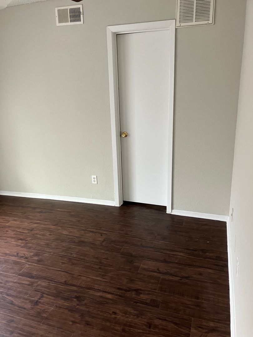 Fort Worth Apartment: 2109 Remington Street Unit 14C