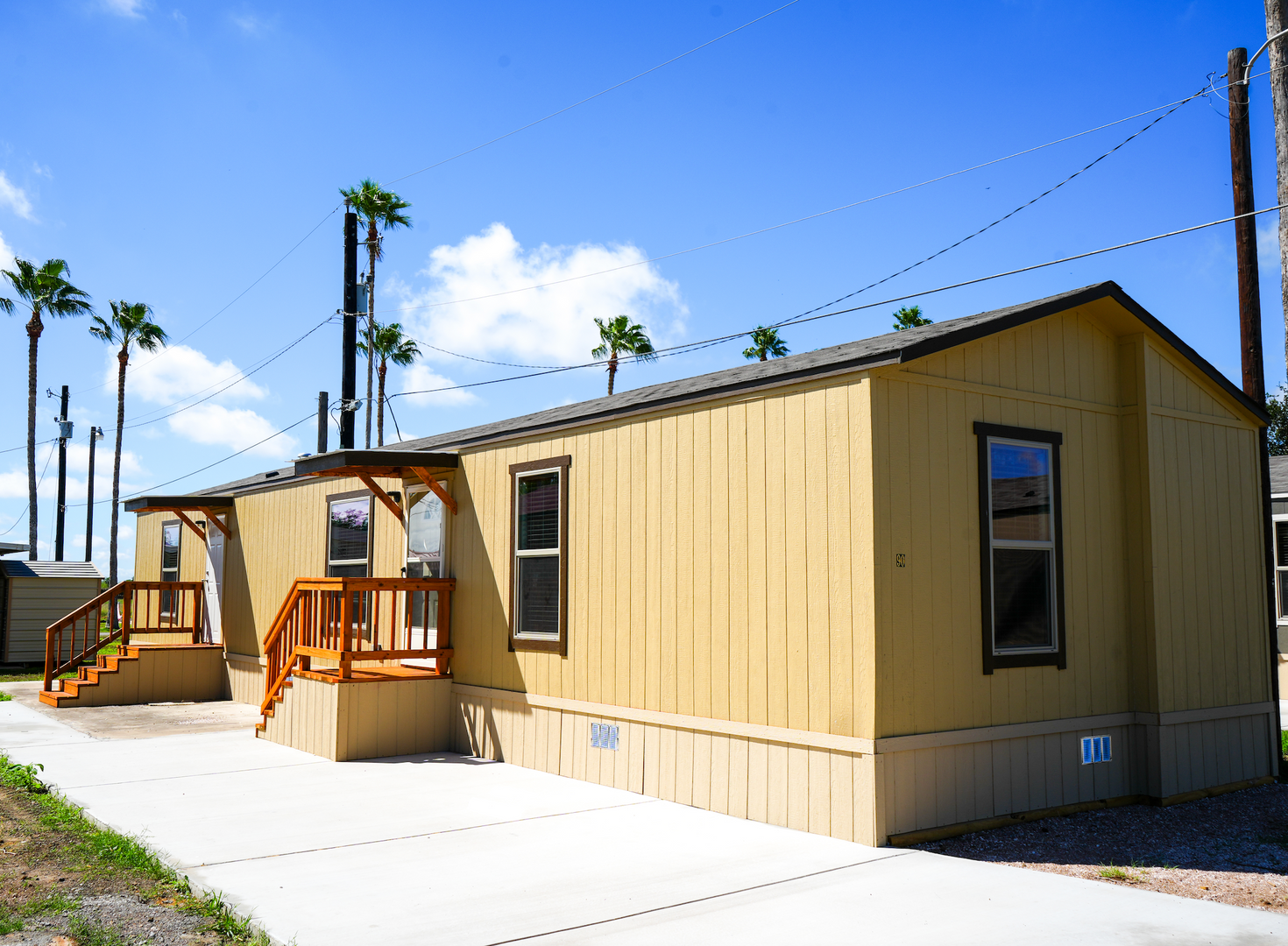 Donna Apartment: 422 S Val Verde Rd