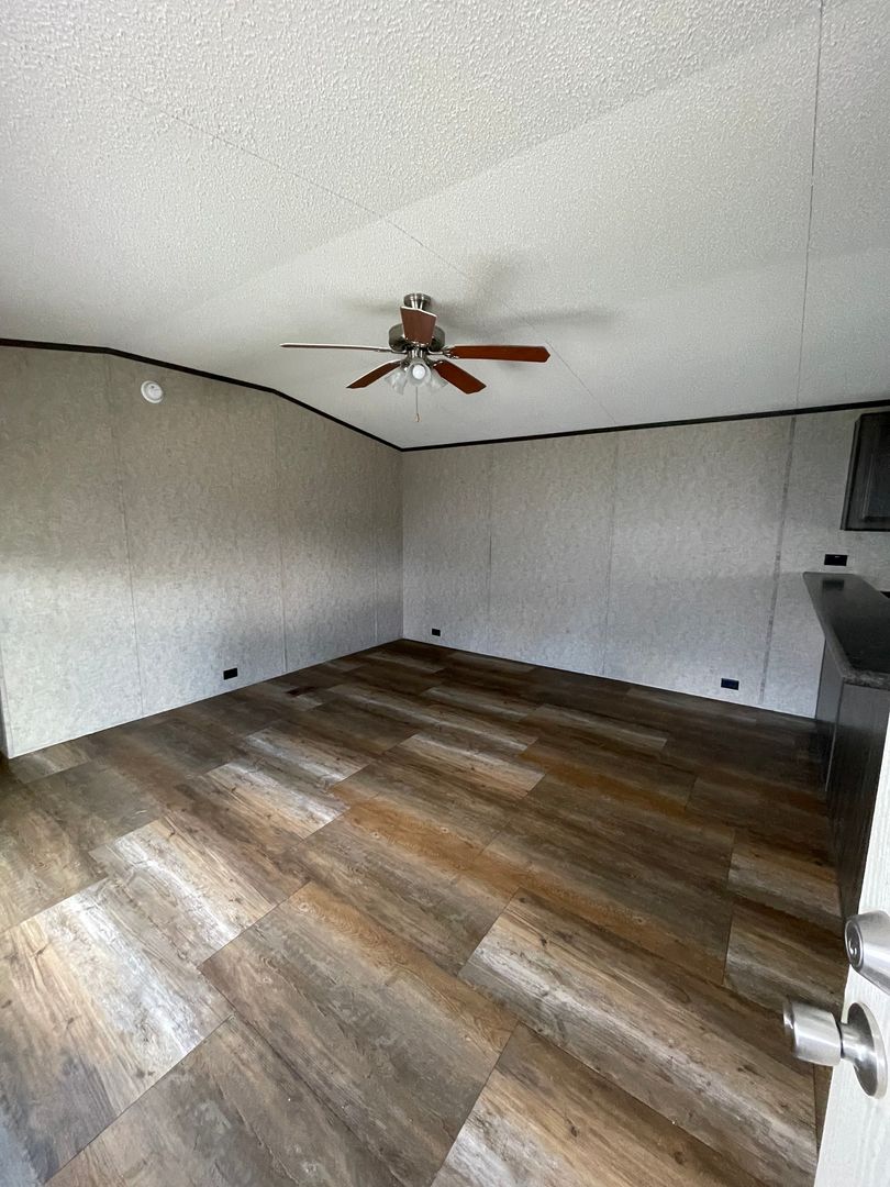 McAllen Apartment: 2901 Hwy 107 West