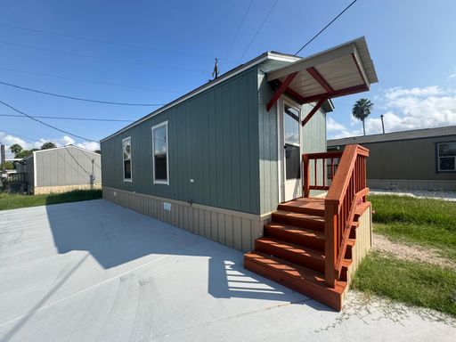 $699 move in special on approved credit!