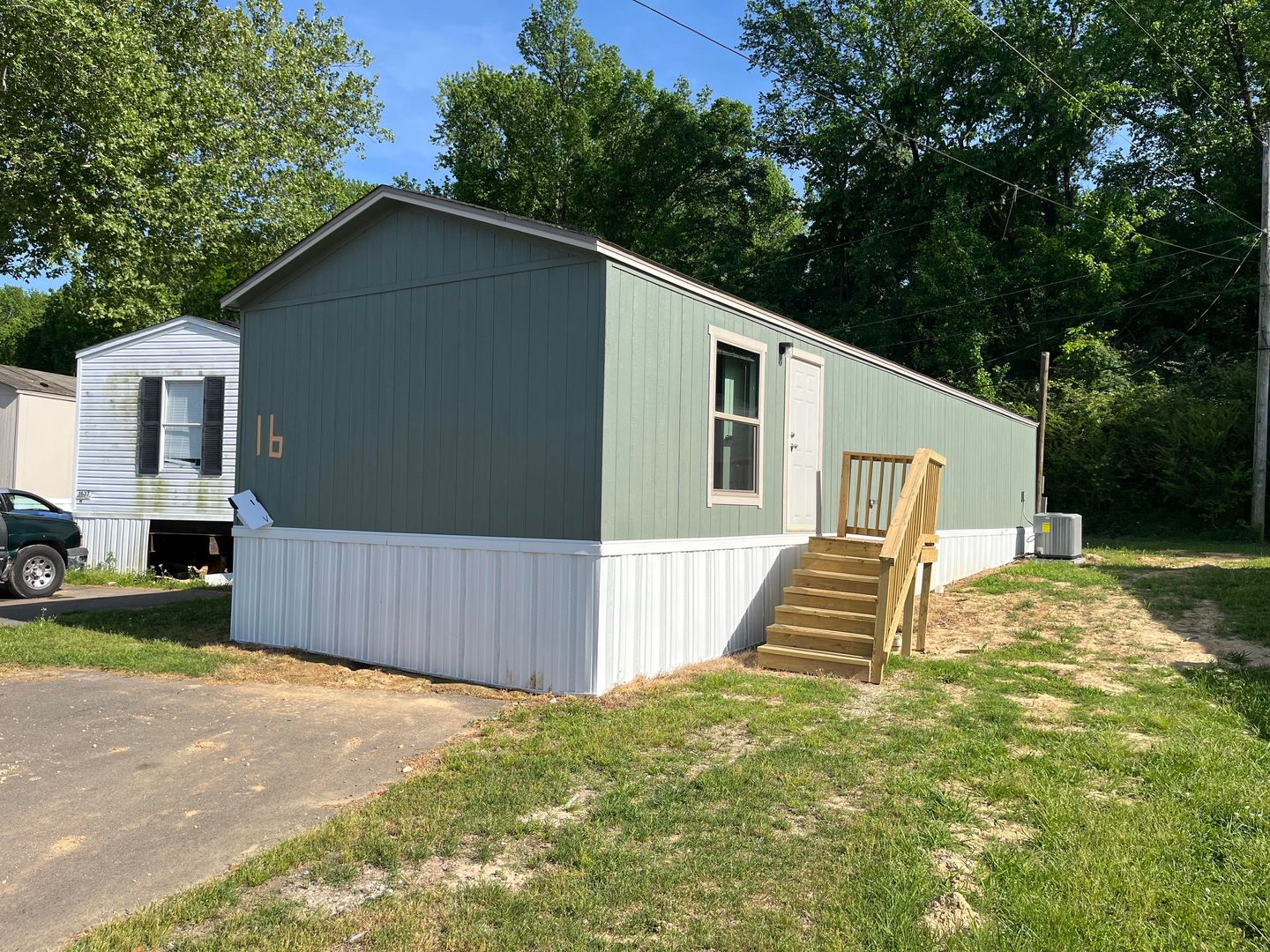 Memphis Apartment: 4144 Thomas St