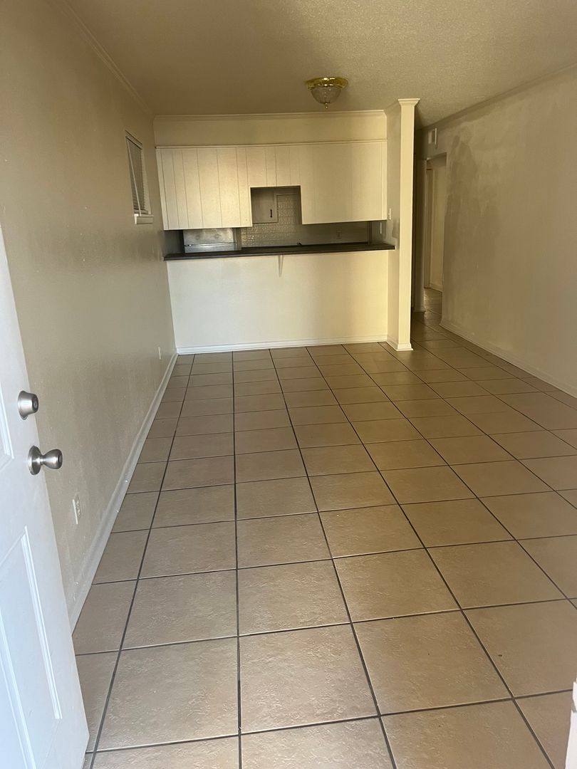 Canyon Apartment: 203 28th St