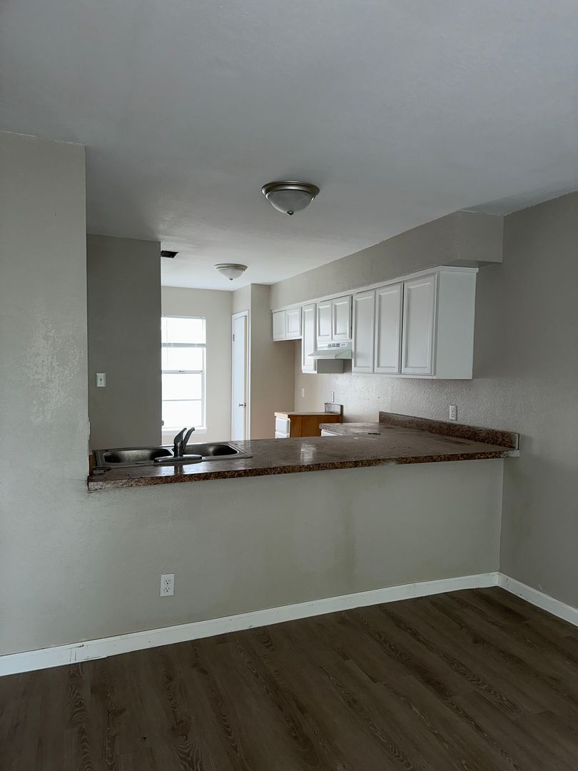 Harlingen Apartment: 1501 Sam Houston Dr