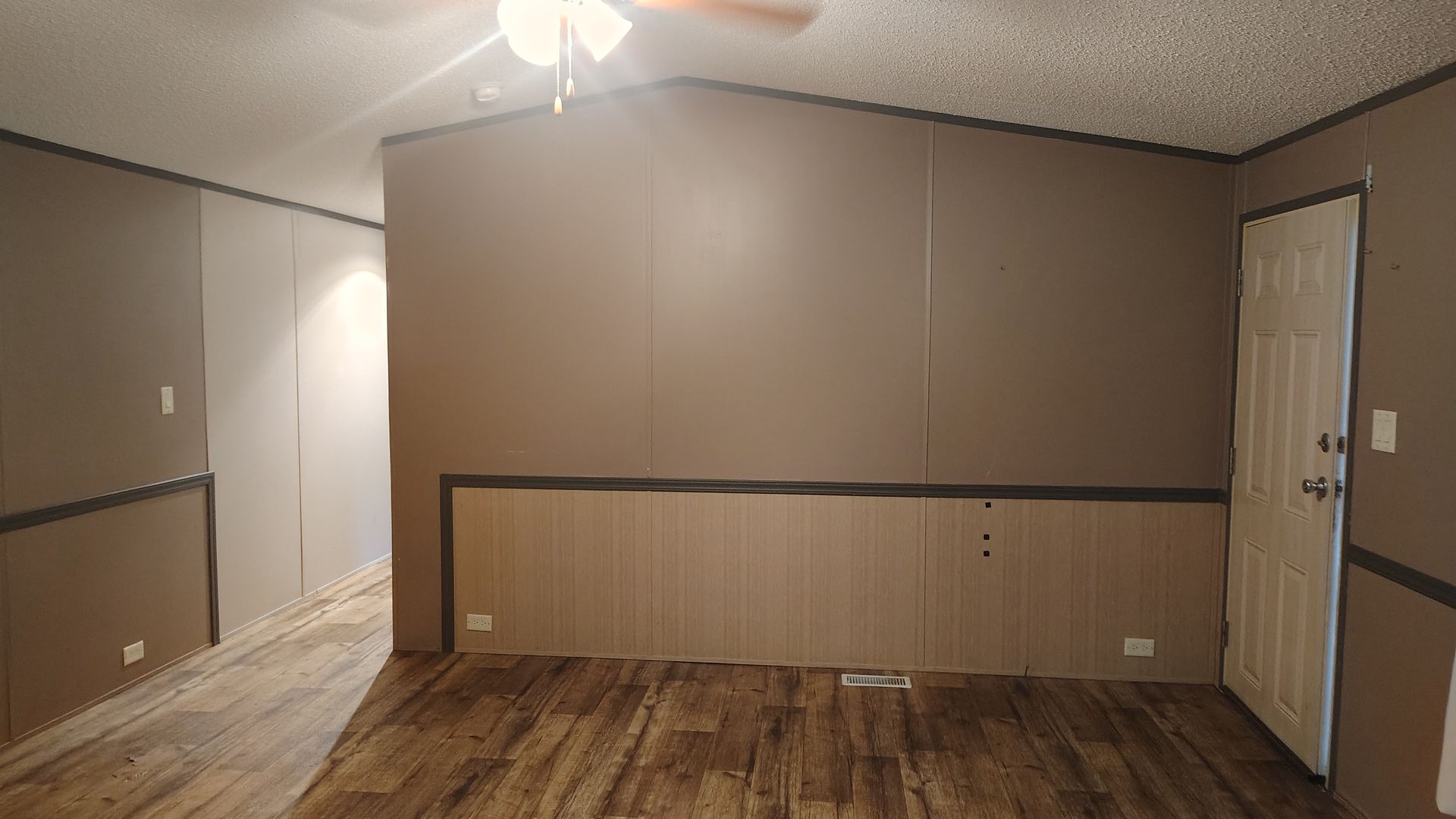 Topeka Apartment: 3831 SW South Park Ave