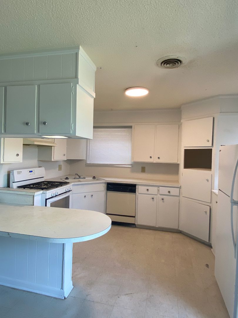 Amarillo Apartment: 6240 Woodward St