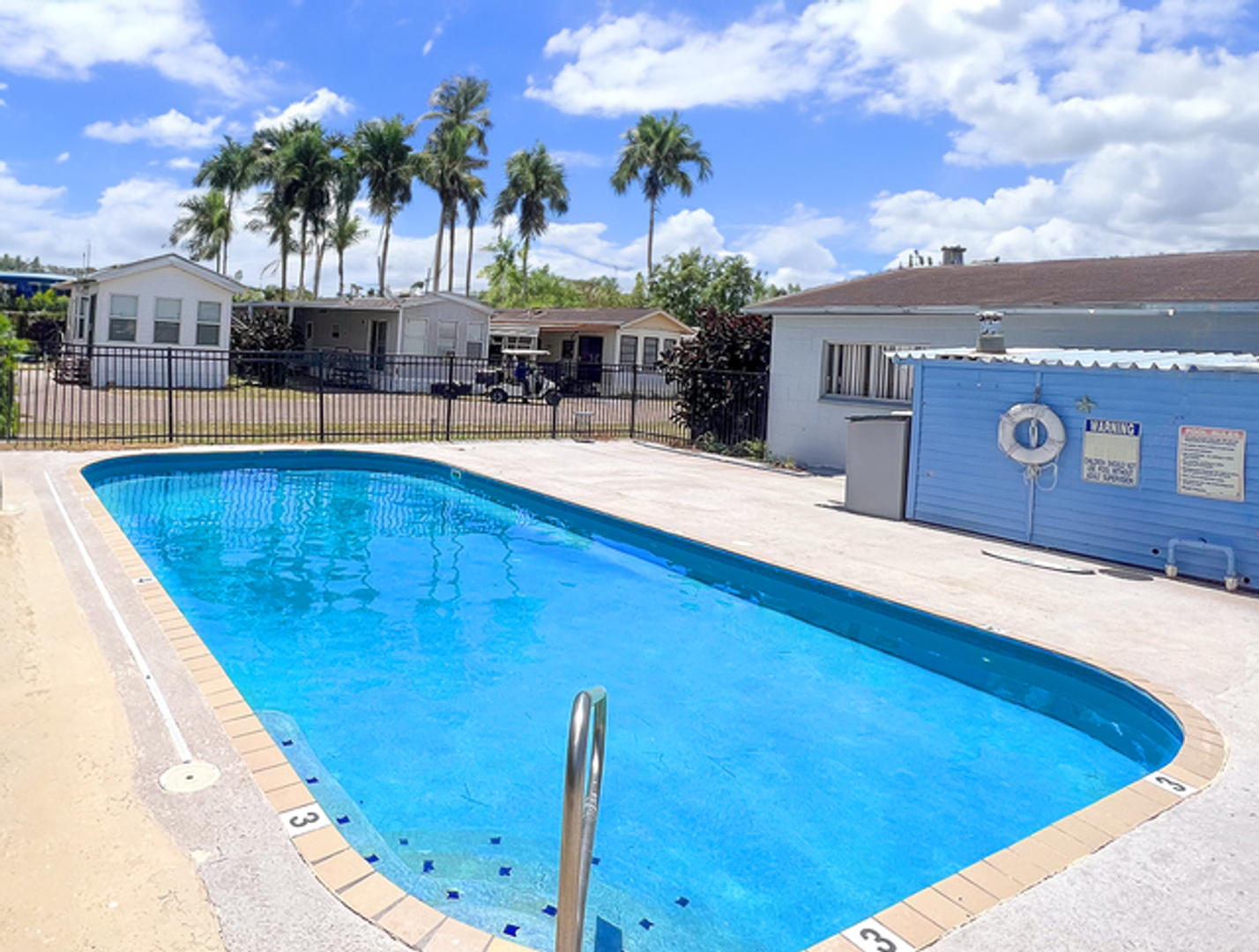 Mission Apartment: 4770 N Mayberry Road