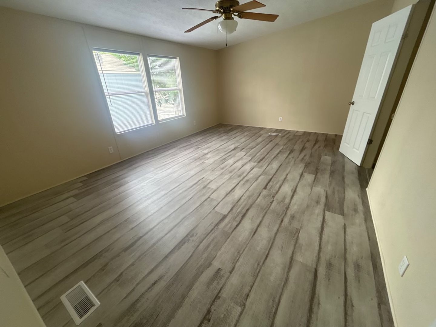 Stillwater Apartment: 2900 E. 6th Ave