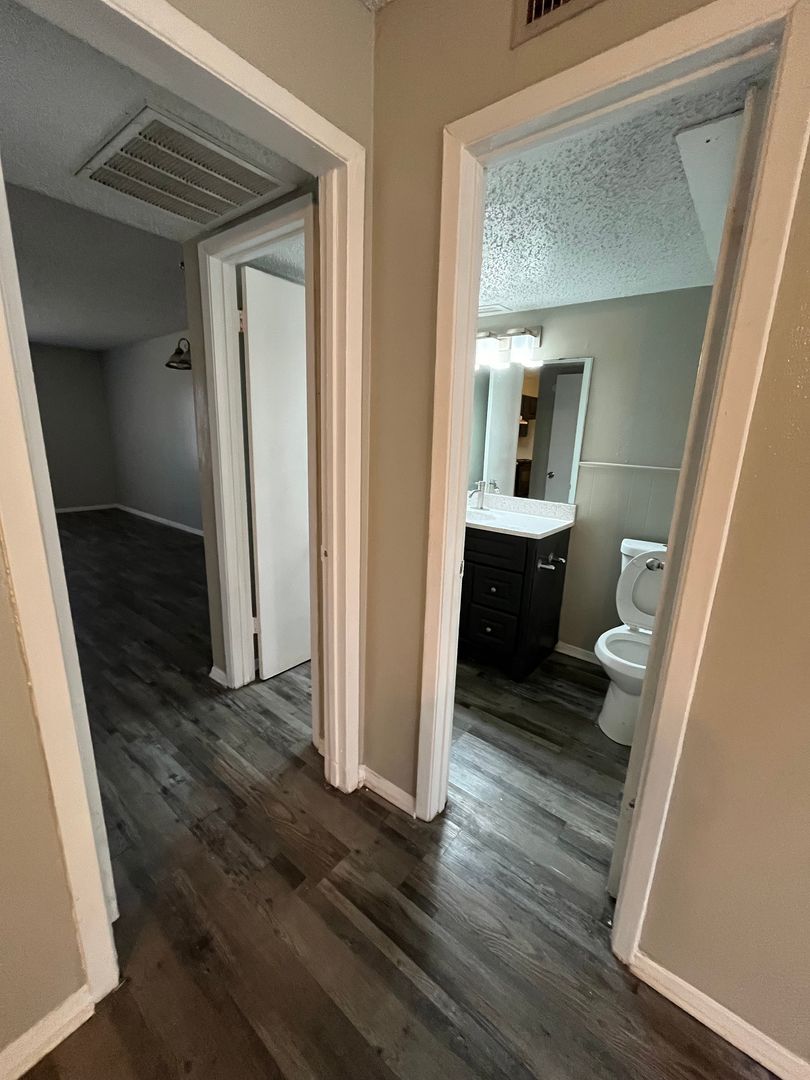 Abilene Apartment: 1948 Denton St