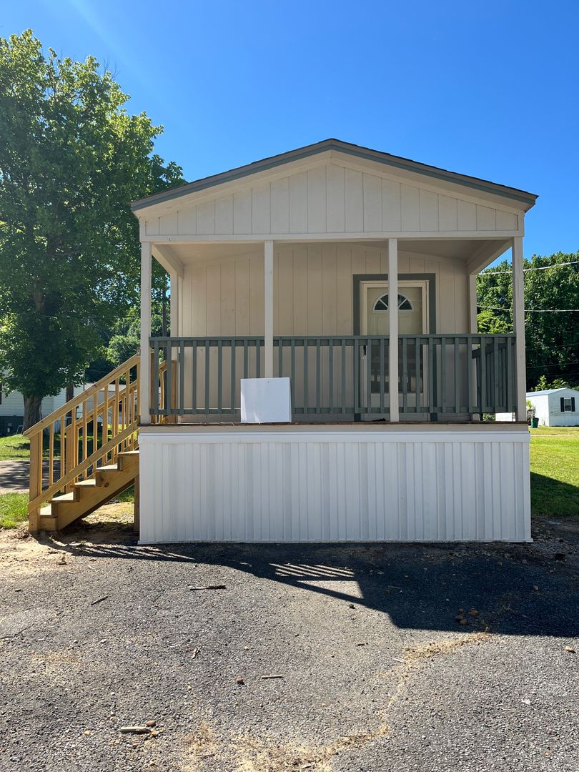 Memphis Apartment: 4144 Thomas St