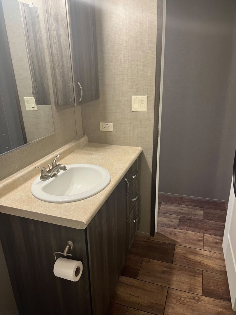 Alamo Apartment: 1513 W Crockett St #49A