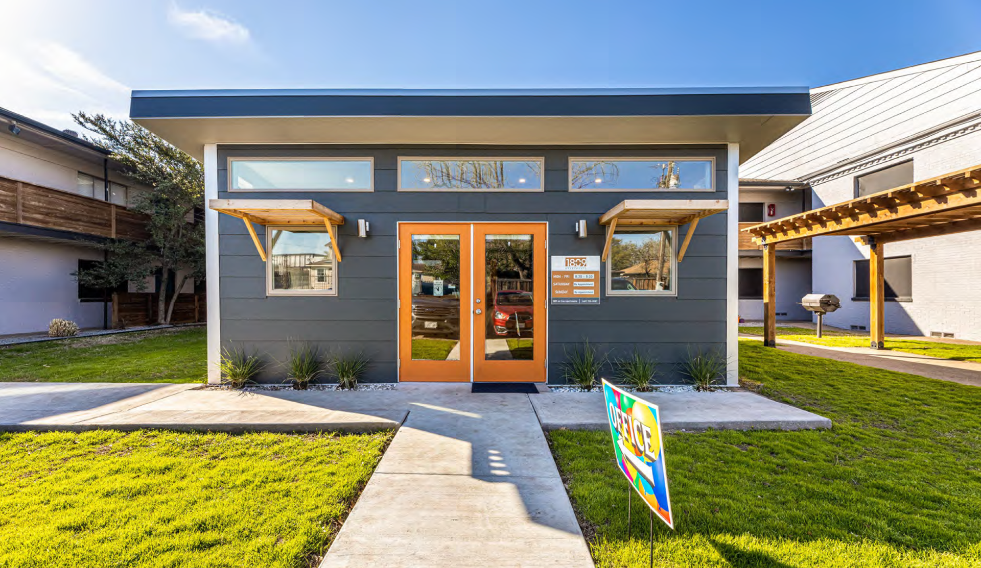 Carrollton Apartment: 1809 Cox St