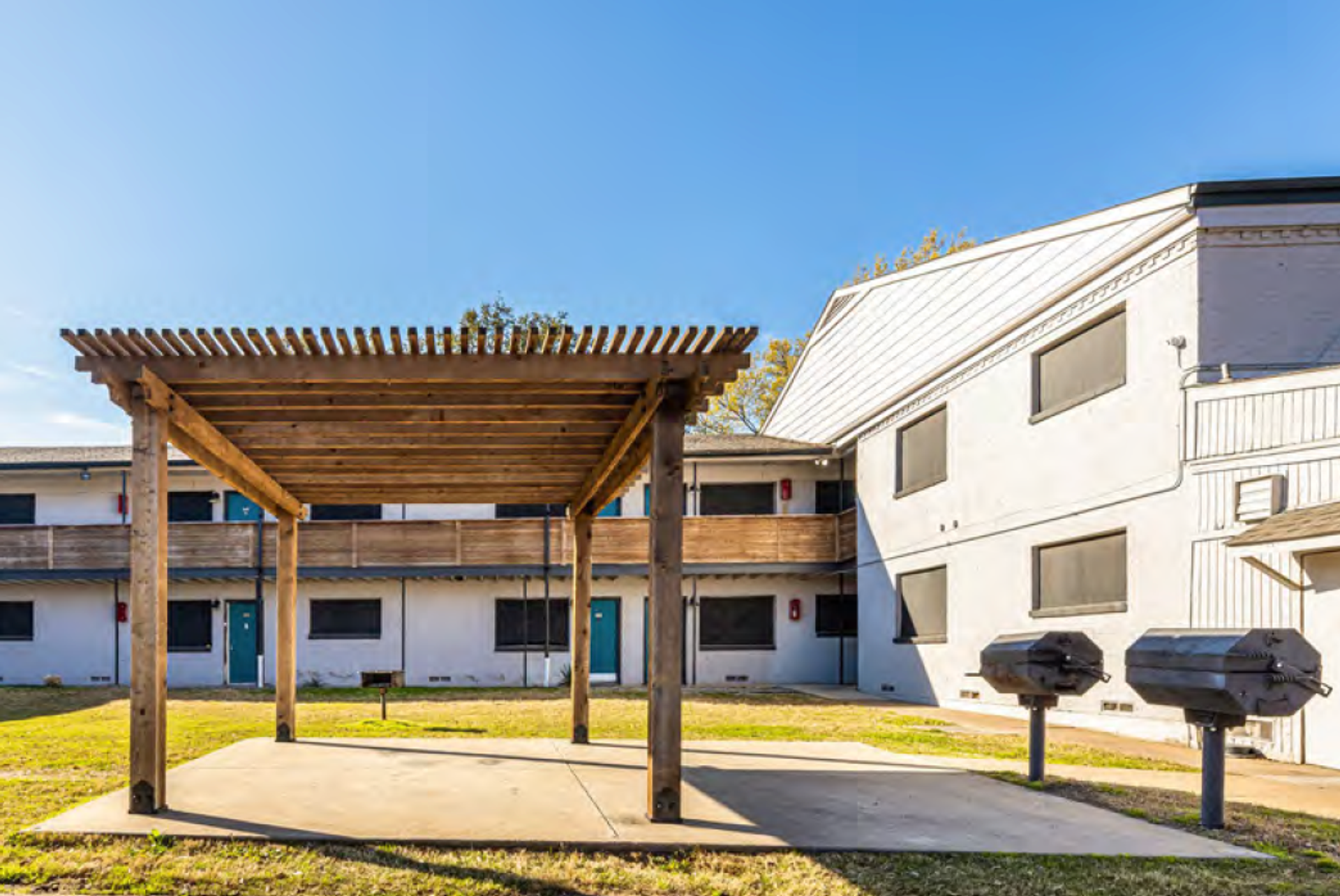 Carrollton Apartment: 1809 Cox St