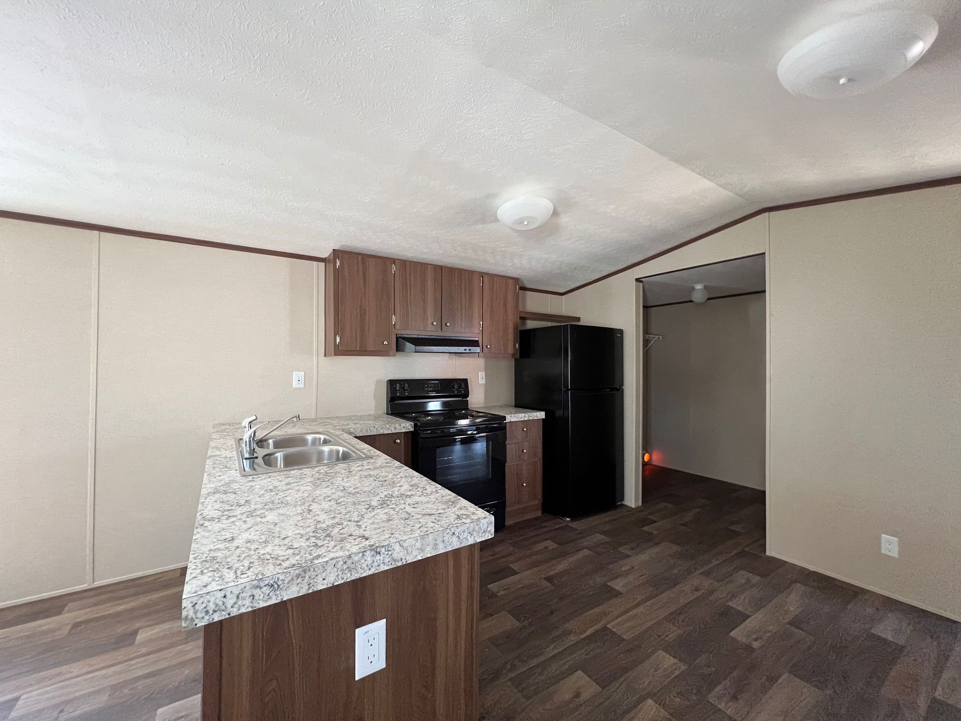 $699 move in special on approved credit! 7 of 12