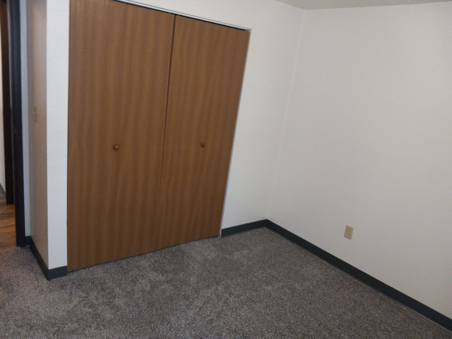 Grand Forks Apartment: 3315 & 3325 S 10th St