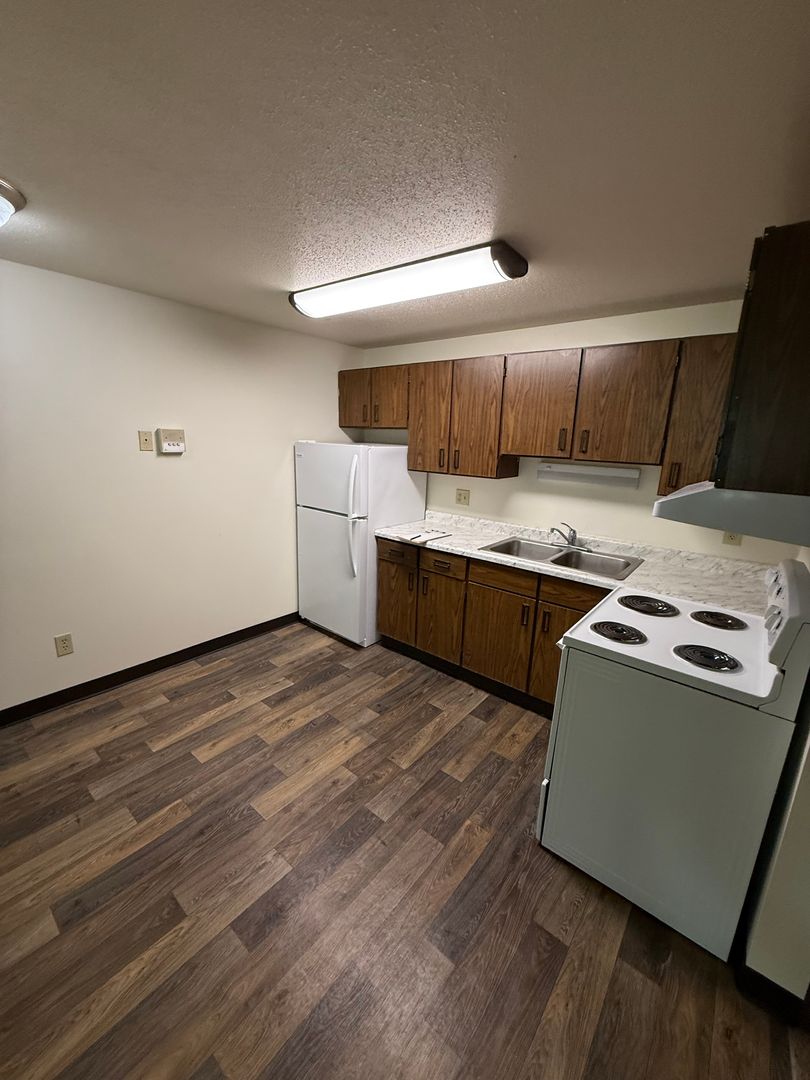 Fargo Apartment: 2526, 2537 15th St S