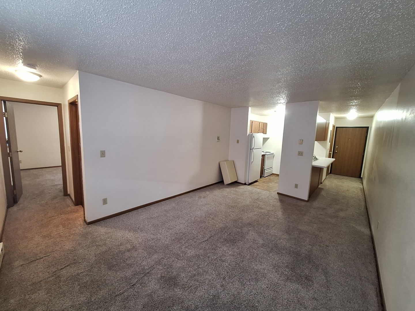 Grand Forks Apartment: 1133 S Landeco Ln