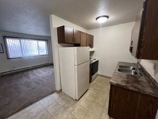2 bed/1bath – photo 1