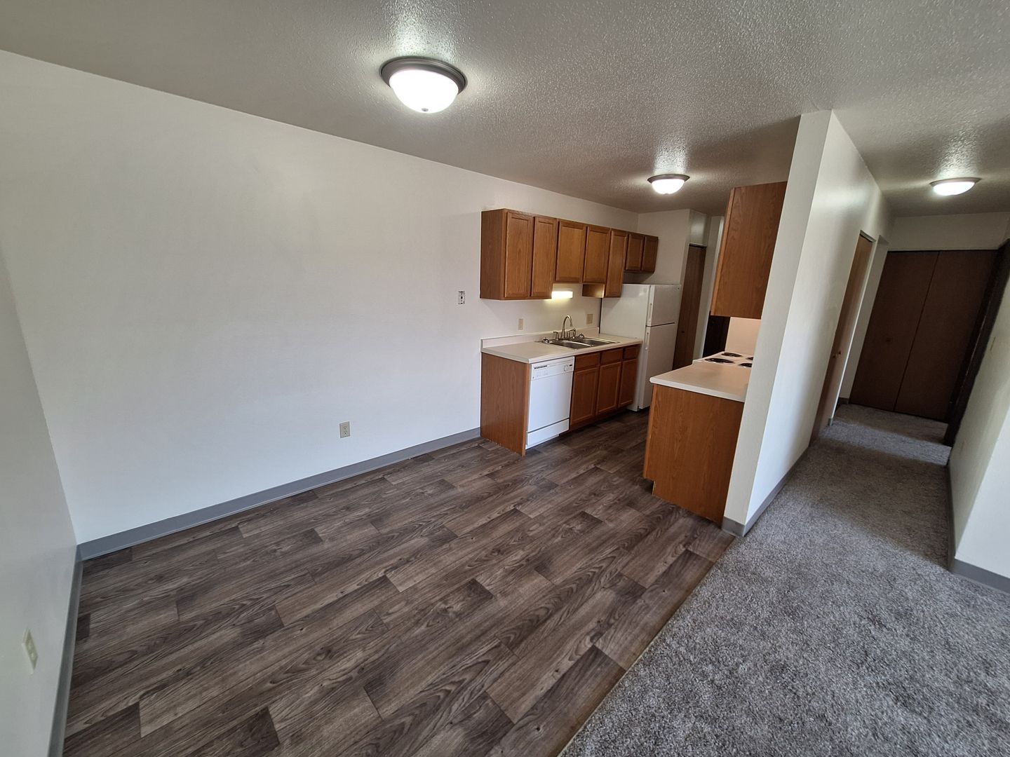 Grand Forks Apartment: 3615 S Landeco Ln
