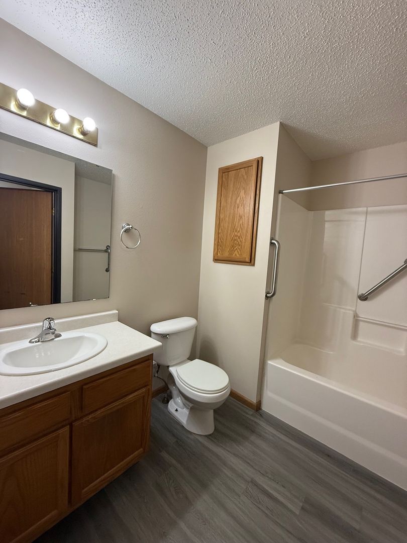 Moorhead Apartment: 3740 7th St S