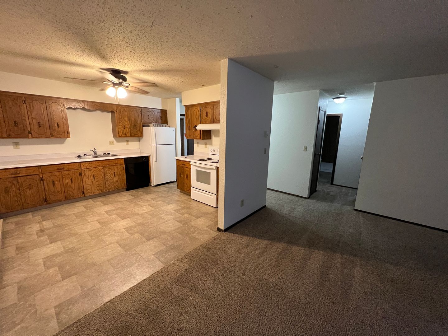 Fargo Apartment: 1102 Westrac Drive S