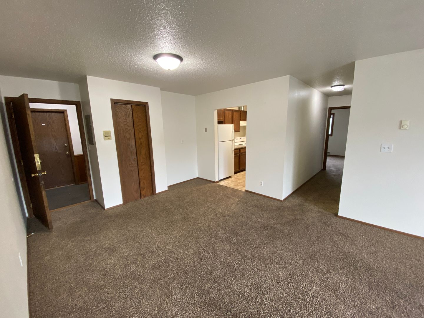 Fargo Apartment: 1502 E Gateway Cir S