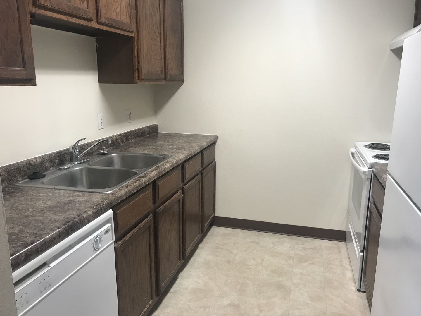 Fargo Apartment: 1502 E Gateway Cir S