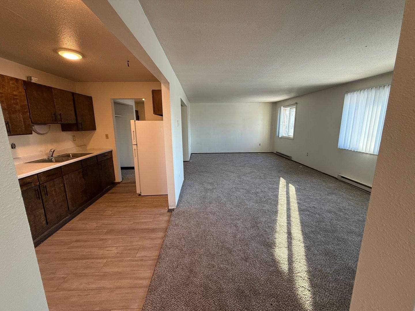 Mayville Apartment: 221 8th Ave SE