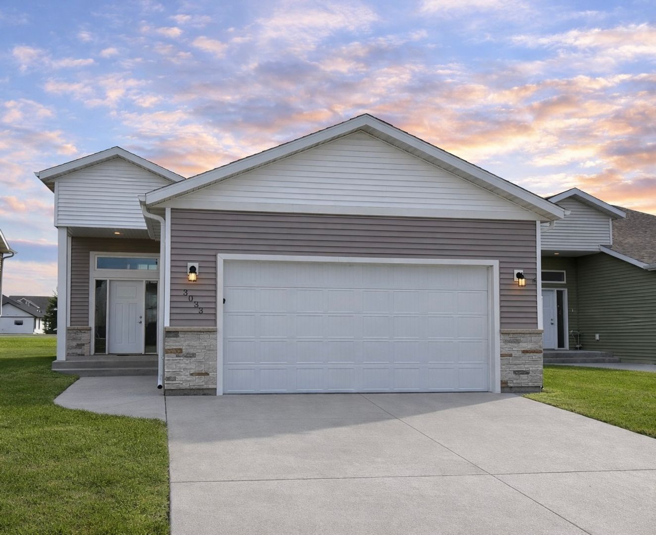 Moorhead House: 3033 39th Ave S