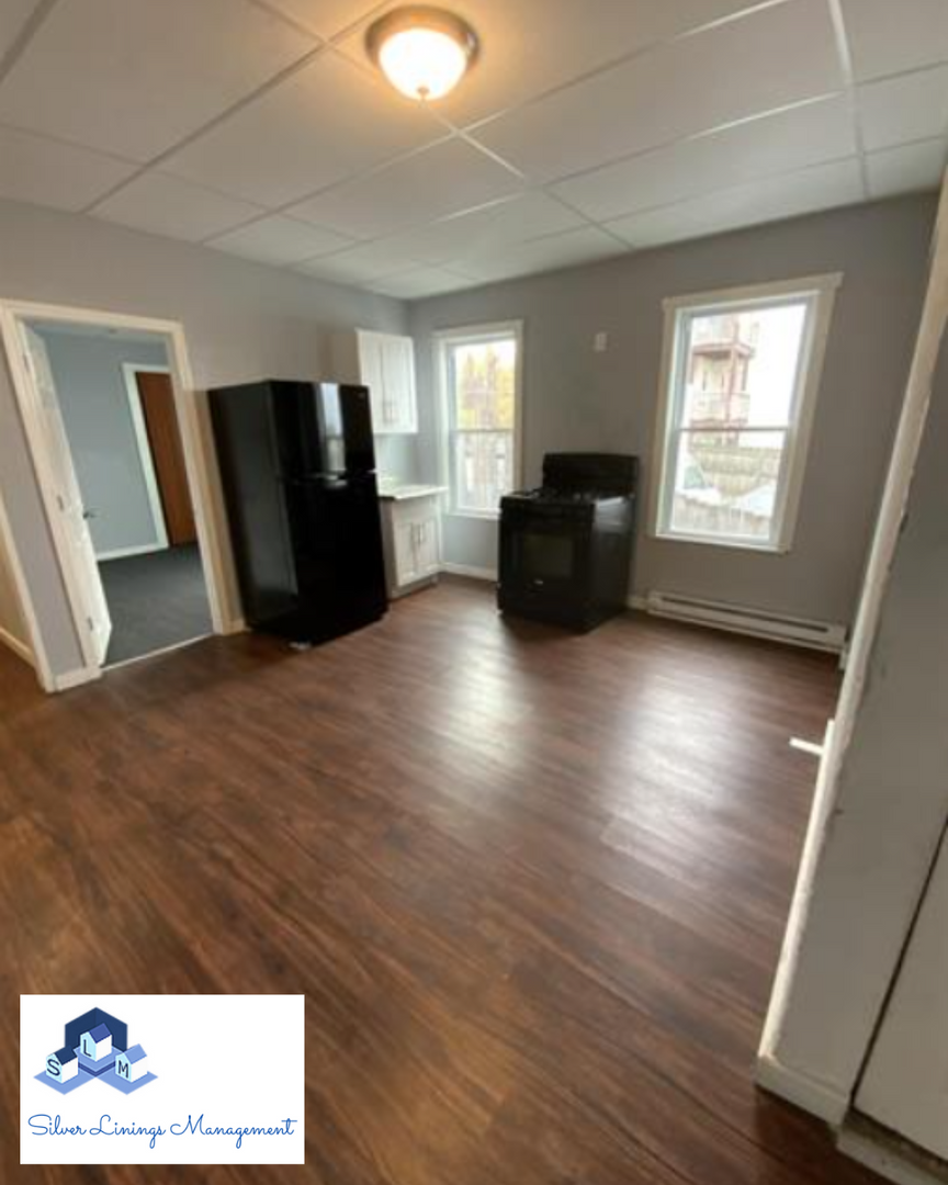 Worcester Apartment: 72 Wall Street