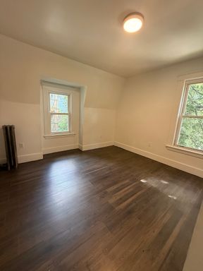Welcome to 14 Perkins Unit 3! – photo 1