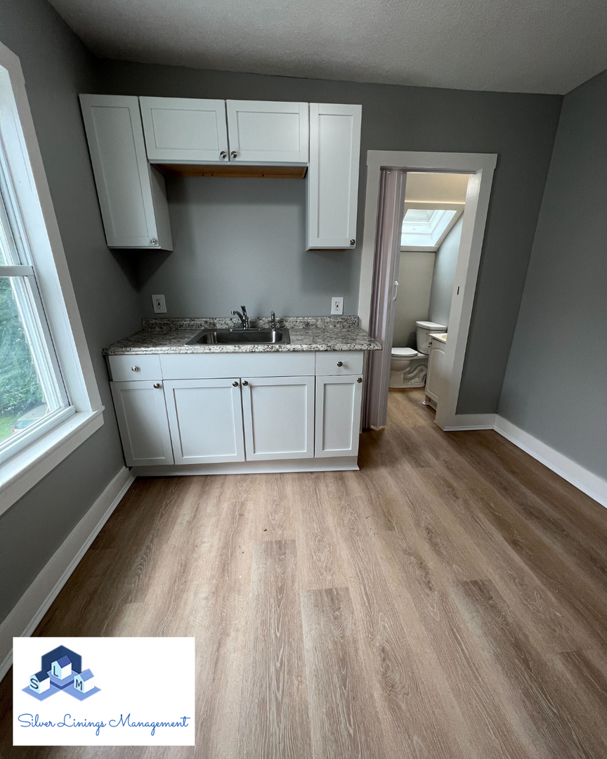 Putnam Apartment: 34 Marshall Street