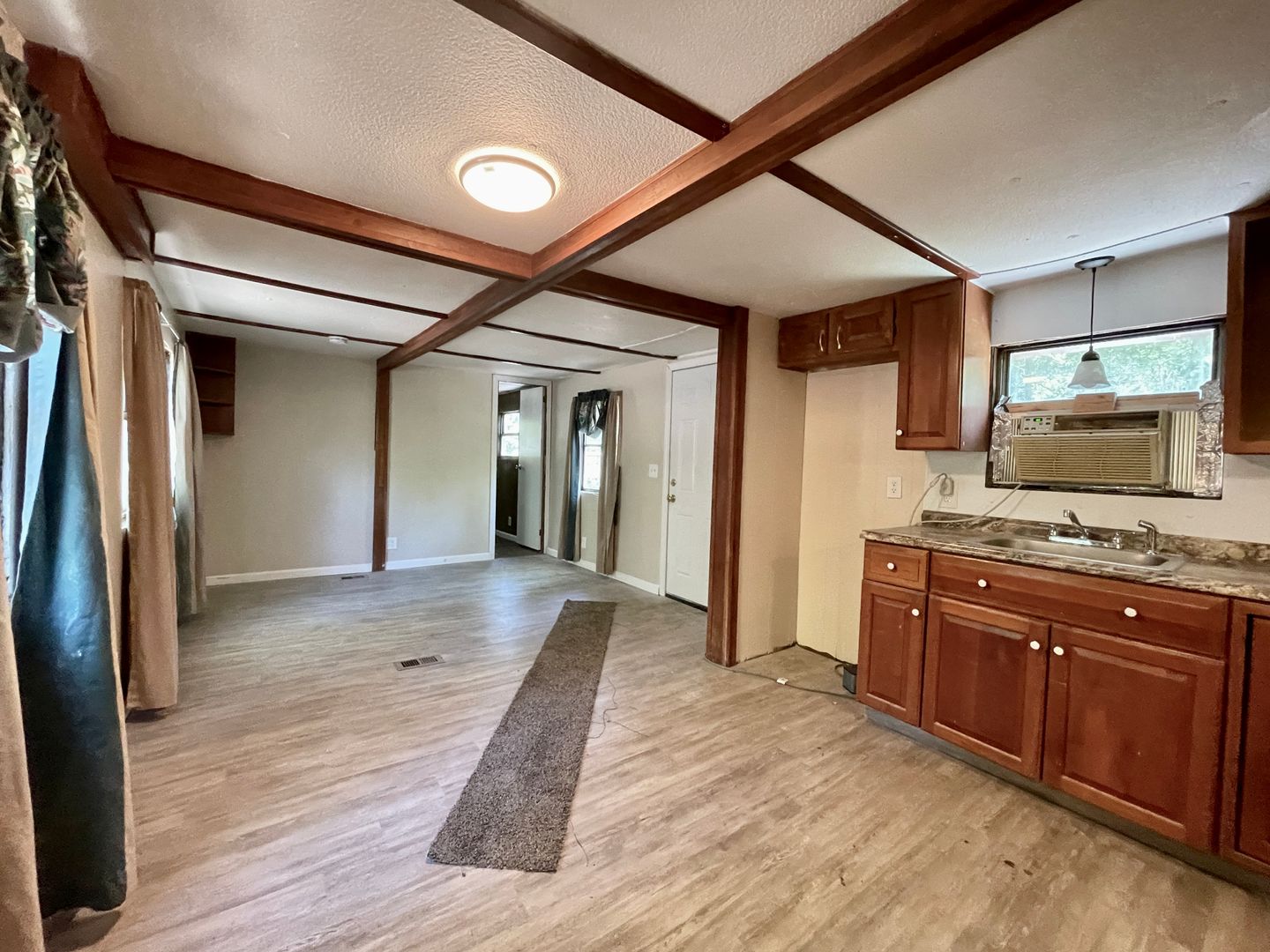 Commercial Township House: 7625 Joseph St