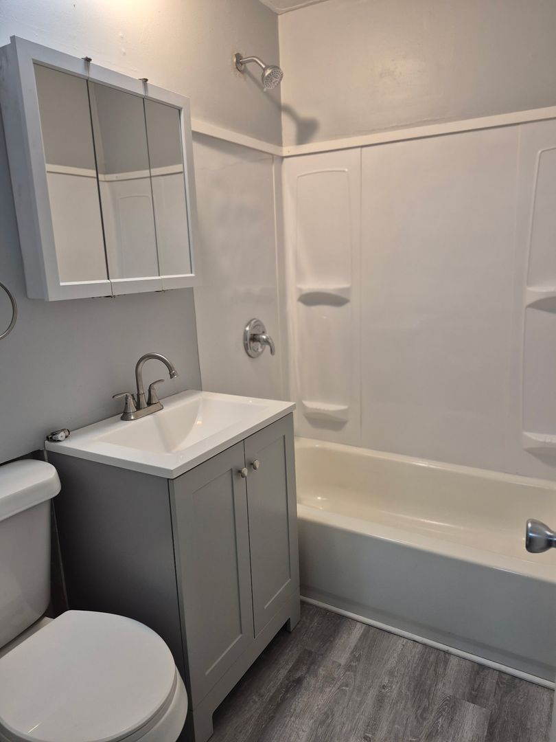 Tonawanda Apartment: 61-71 Balzac Court