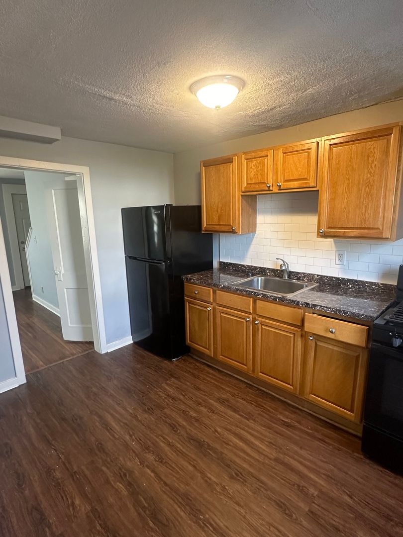 Tonawanda Apartment: 61-71 Balzac Court