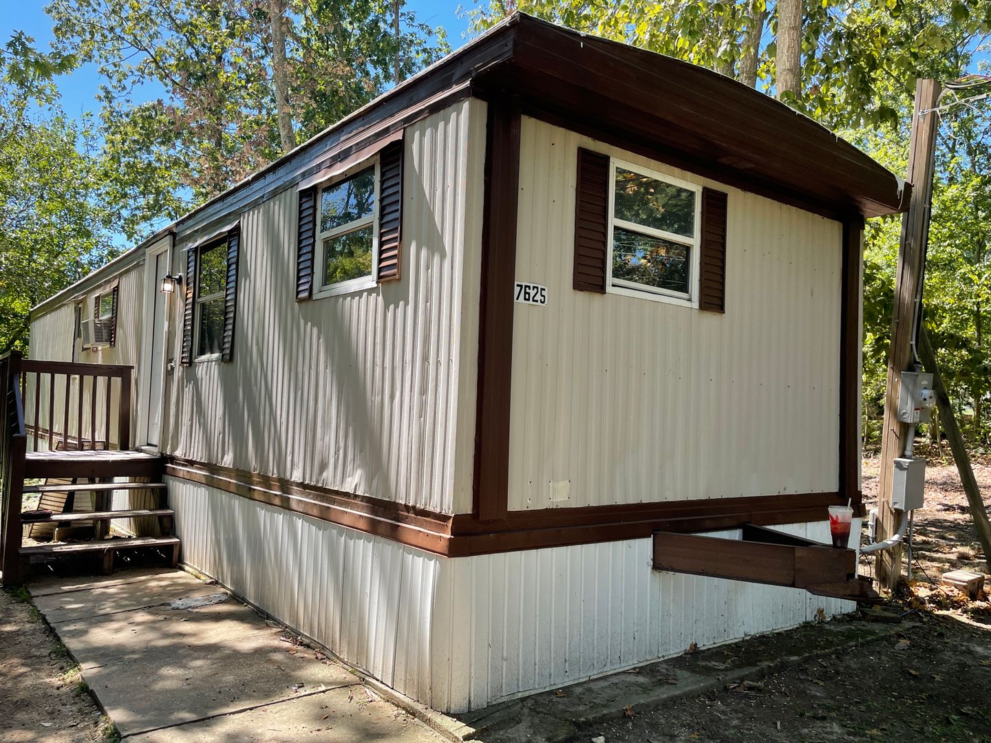 Commercial Township House: 7625 Joseph St