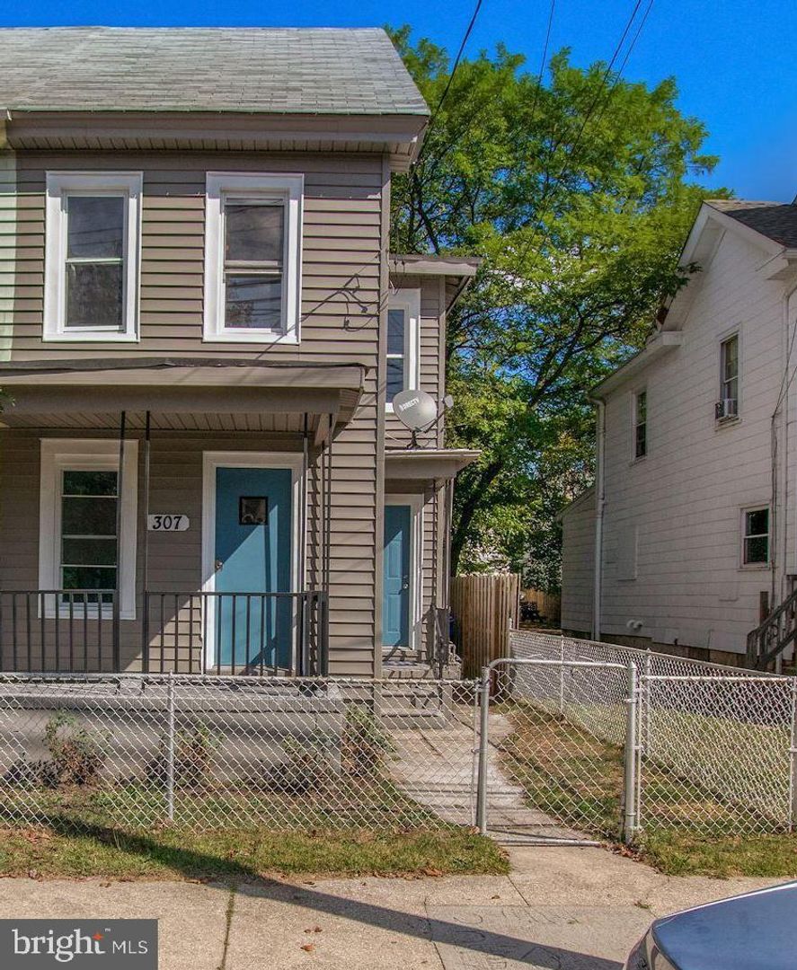 Millville House: 307 3rd Street S